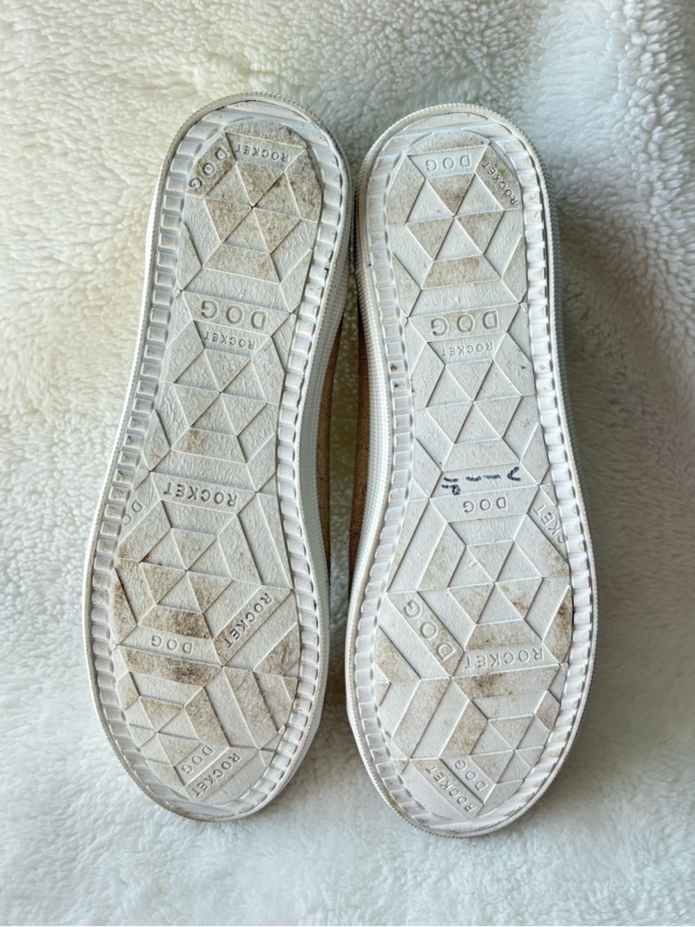 Rocket Dog Neutral Canvas Slip On Sneakers in Beige - Picture 7 of 8